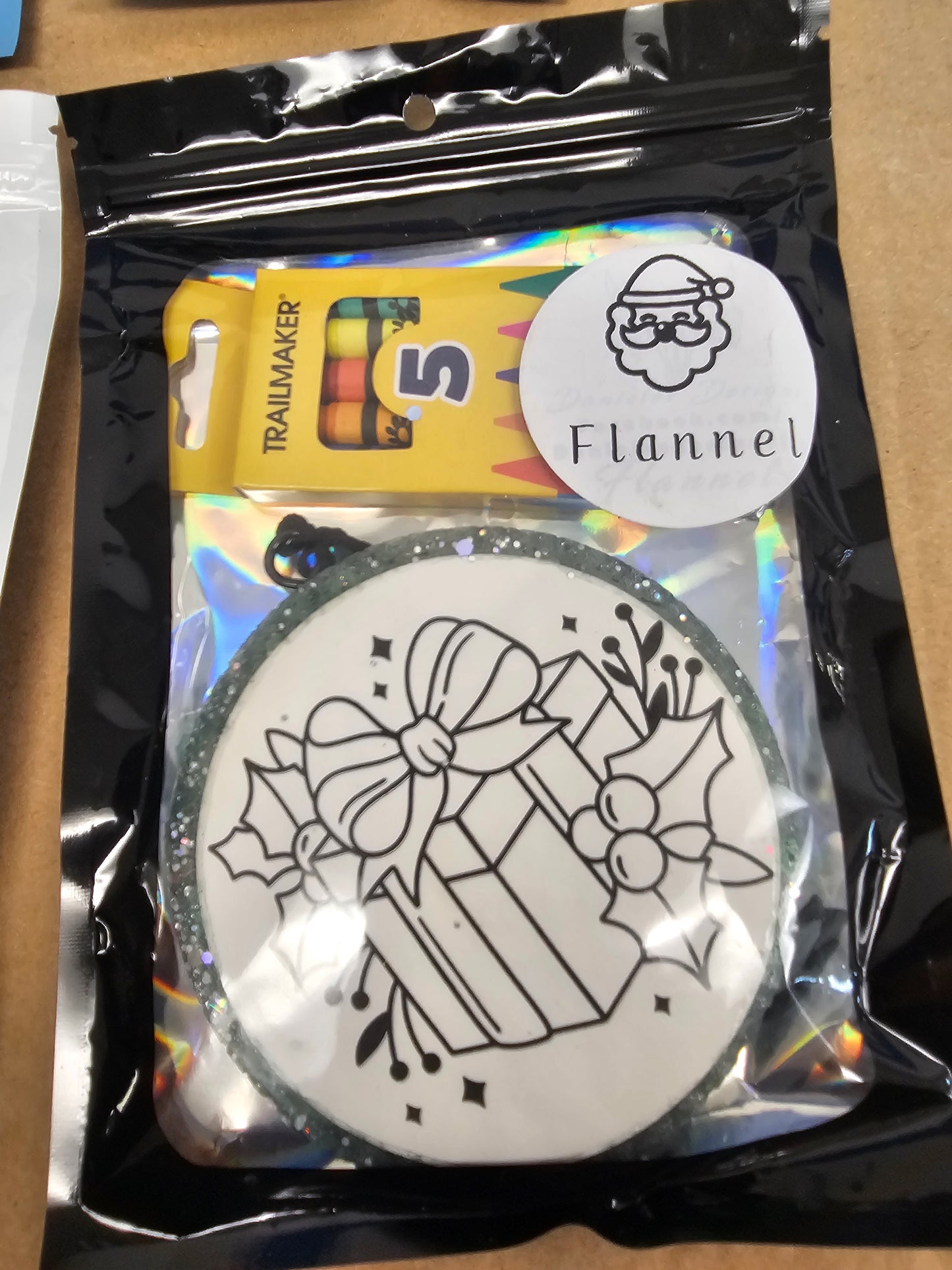 Colorable christmas present freshie